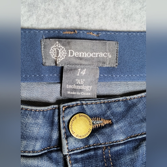 NWT Democracy Ab Technology High Rise Cropped Jeans Women's Size 14 - Picture 5 of 11